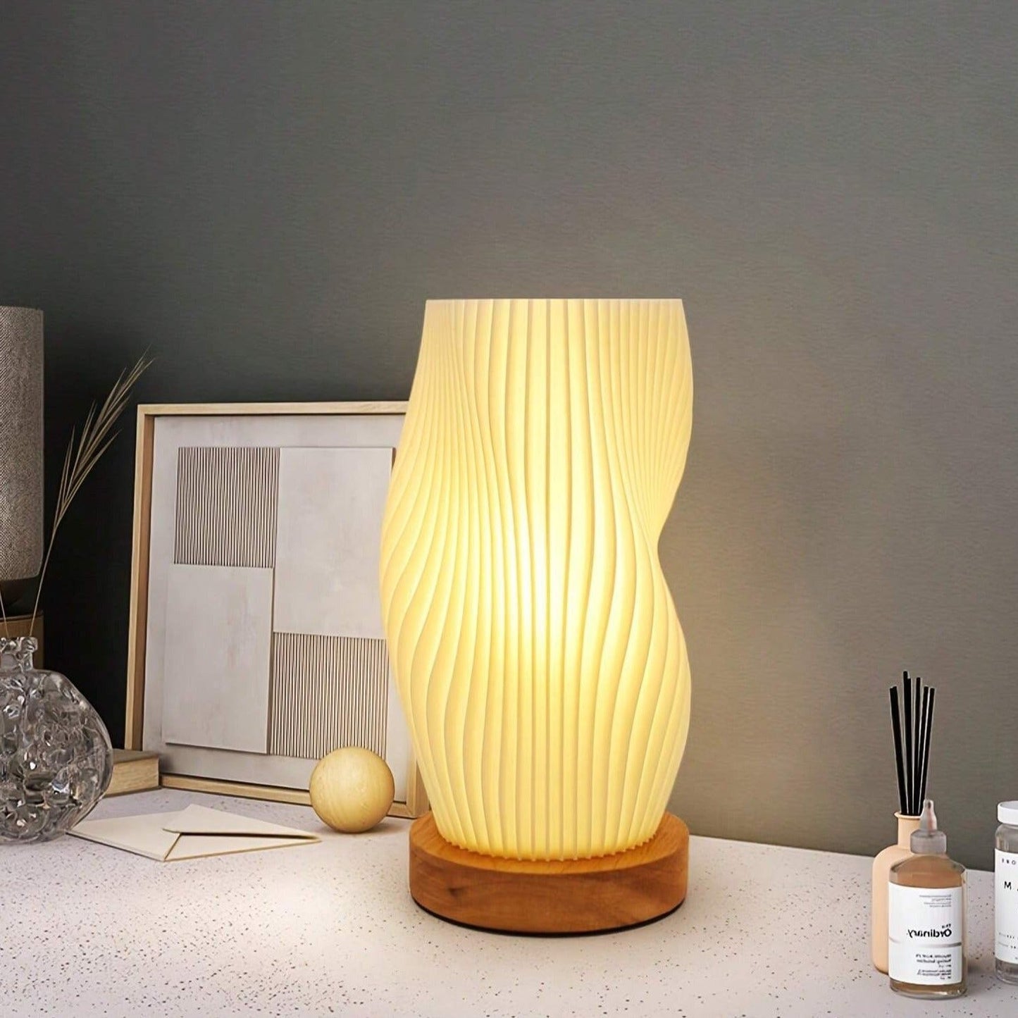 Contemporary Wave Shade Table Lamp – Dimmable – USB Connection
