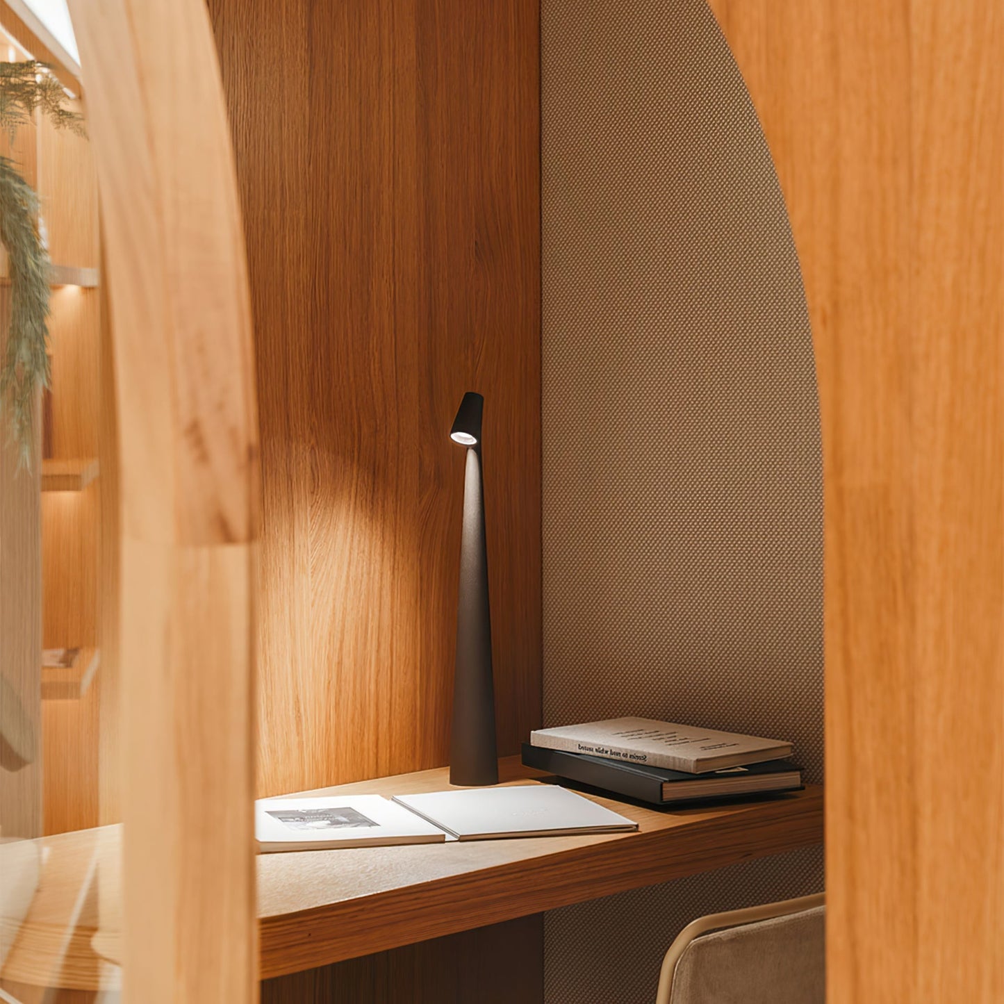 Cordless LED Table Lamp – Rechargeable – Bedside & Desk