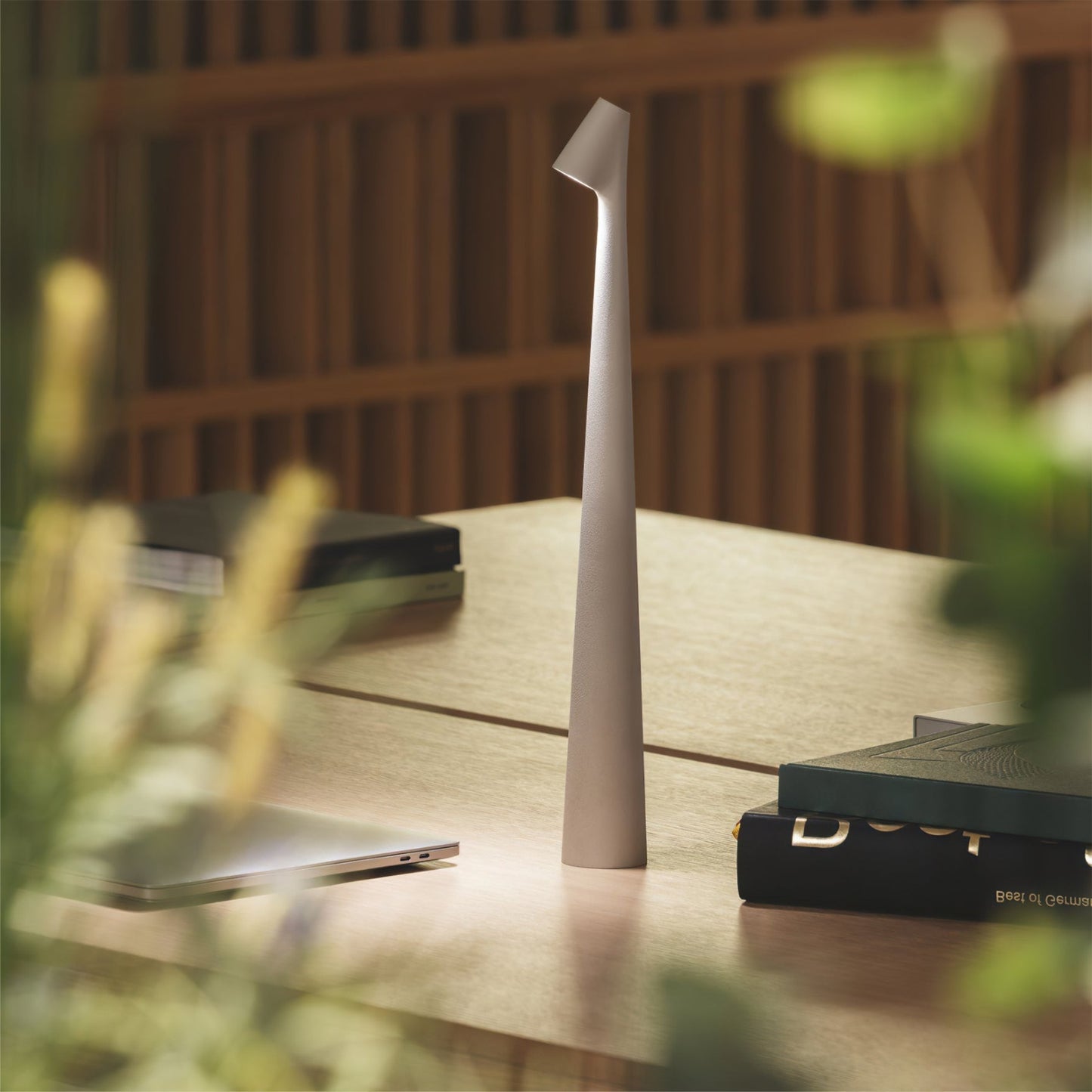 Cordless LED Table Lamp – Rechargeable – Bedside & Desk